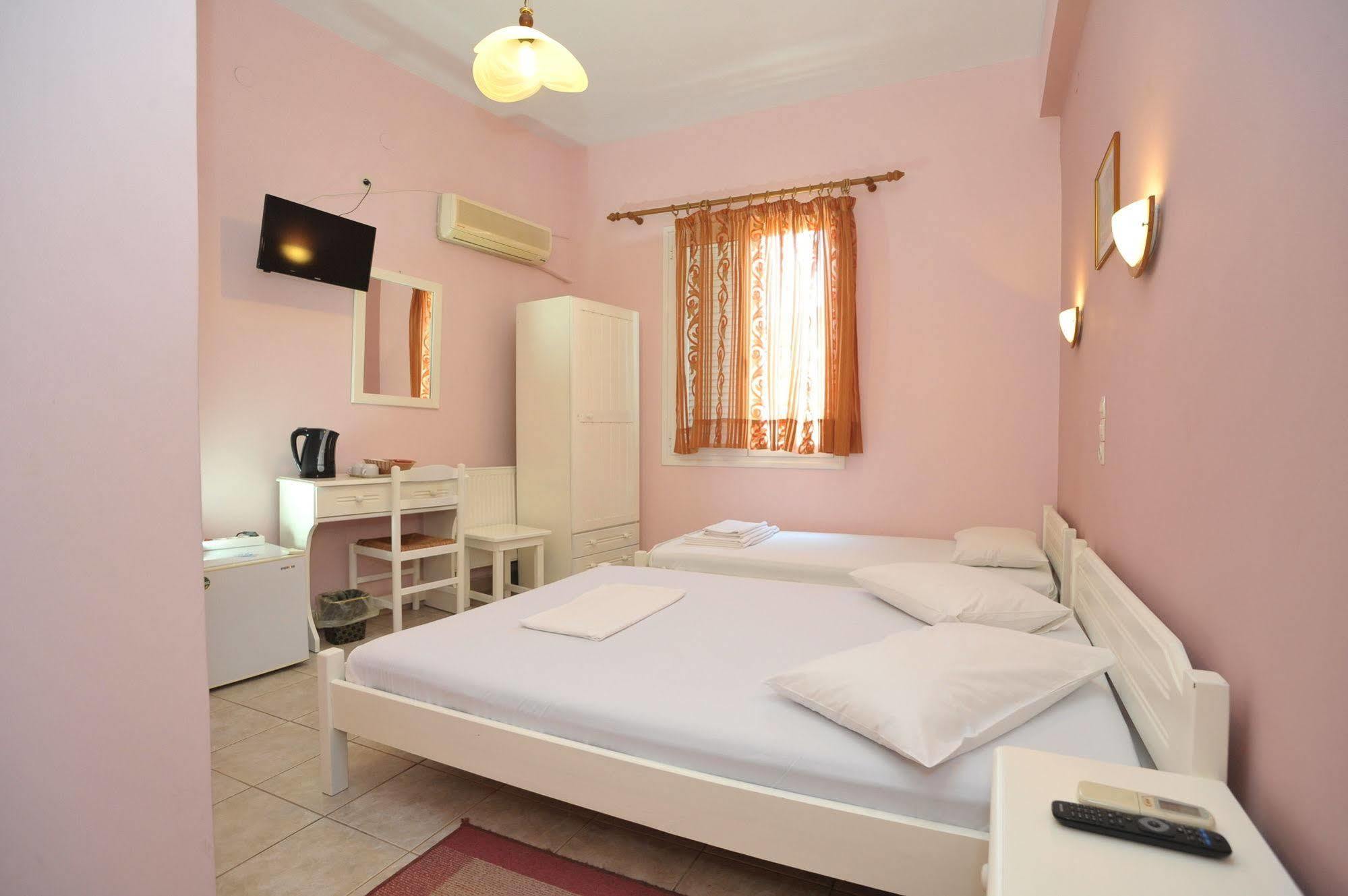 Hera Hotel นาฟปลิโอ ภายนอก รูปภาพ